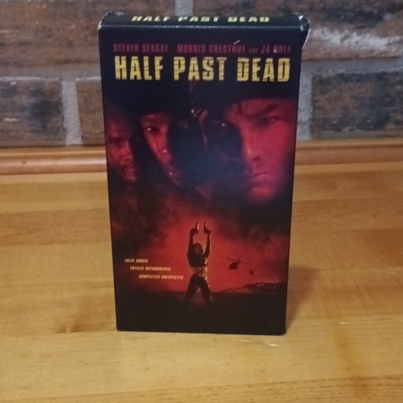 6/$15 Half Past Dead 2002  Action Thriller vhs tape - Picture 7 of 7
